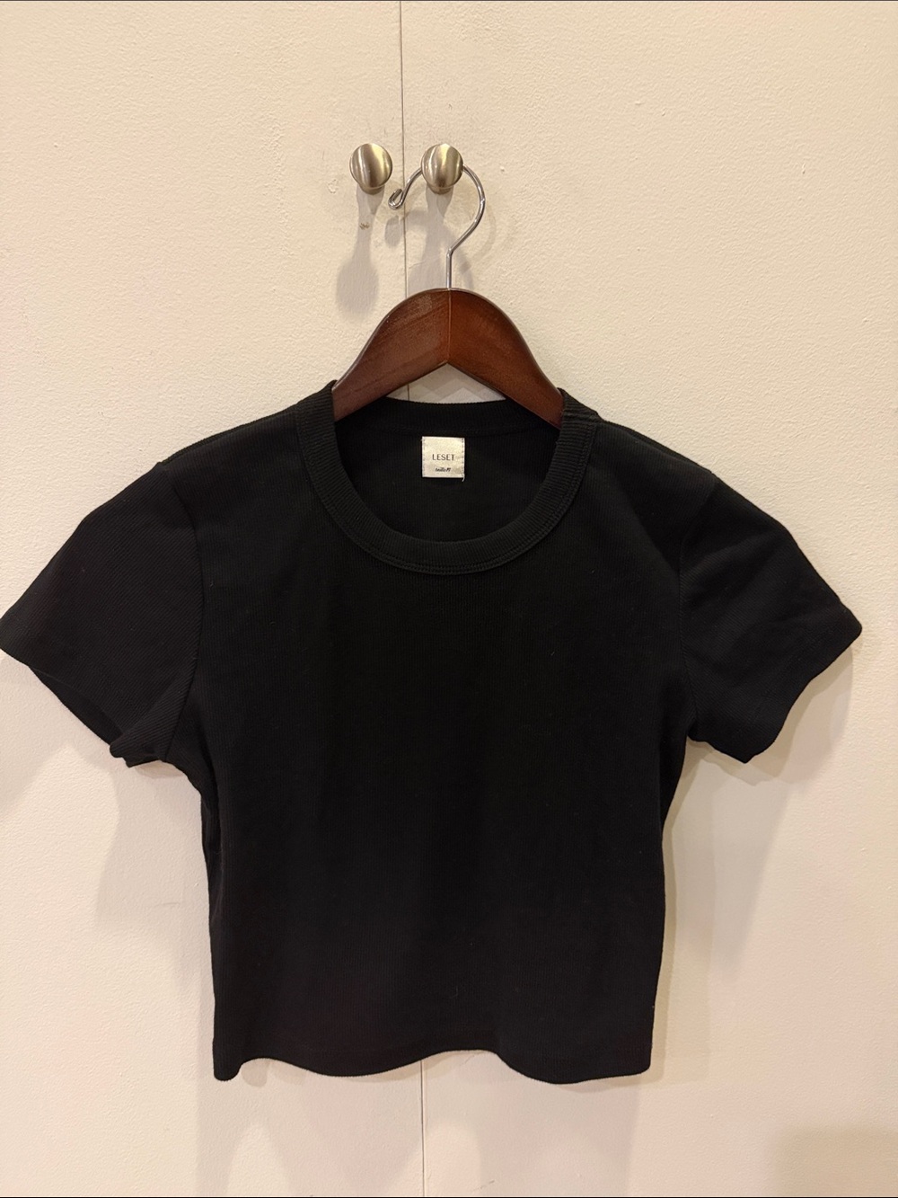 LESET Black Ribbed Short Sleeve Crop Tee